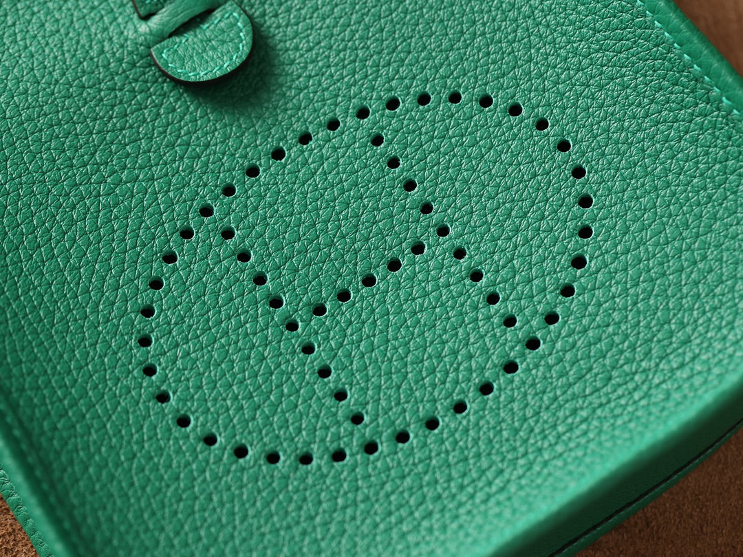 Hermès Evelyne 16 Shoulder bag