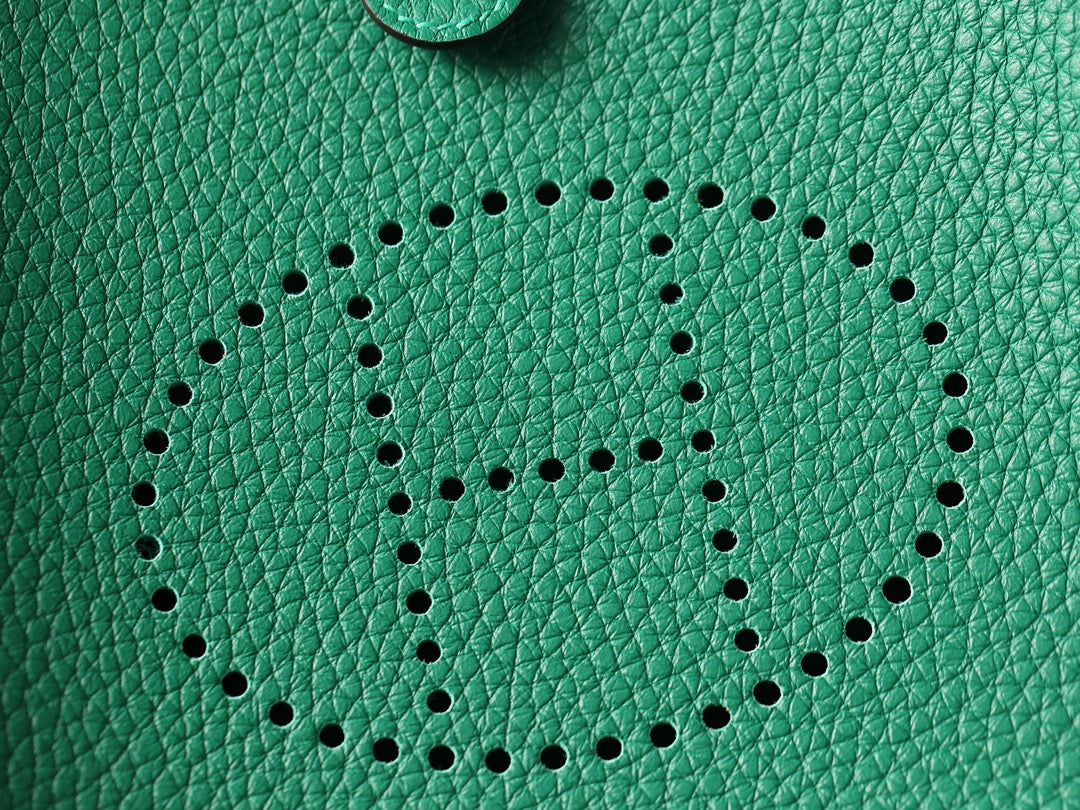 Hermès Evelyne 16 Shoulder bag