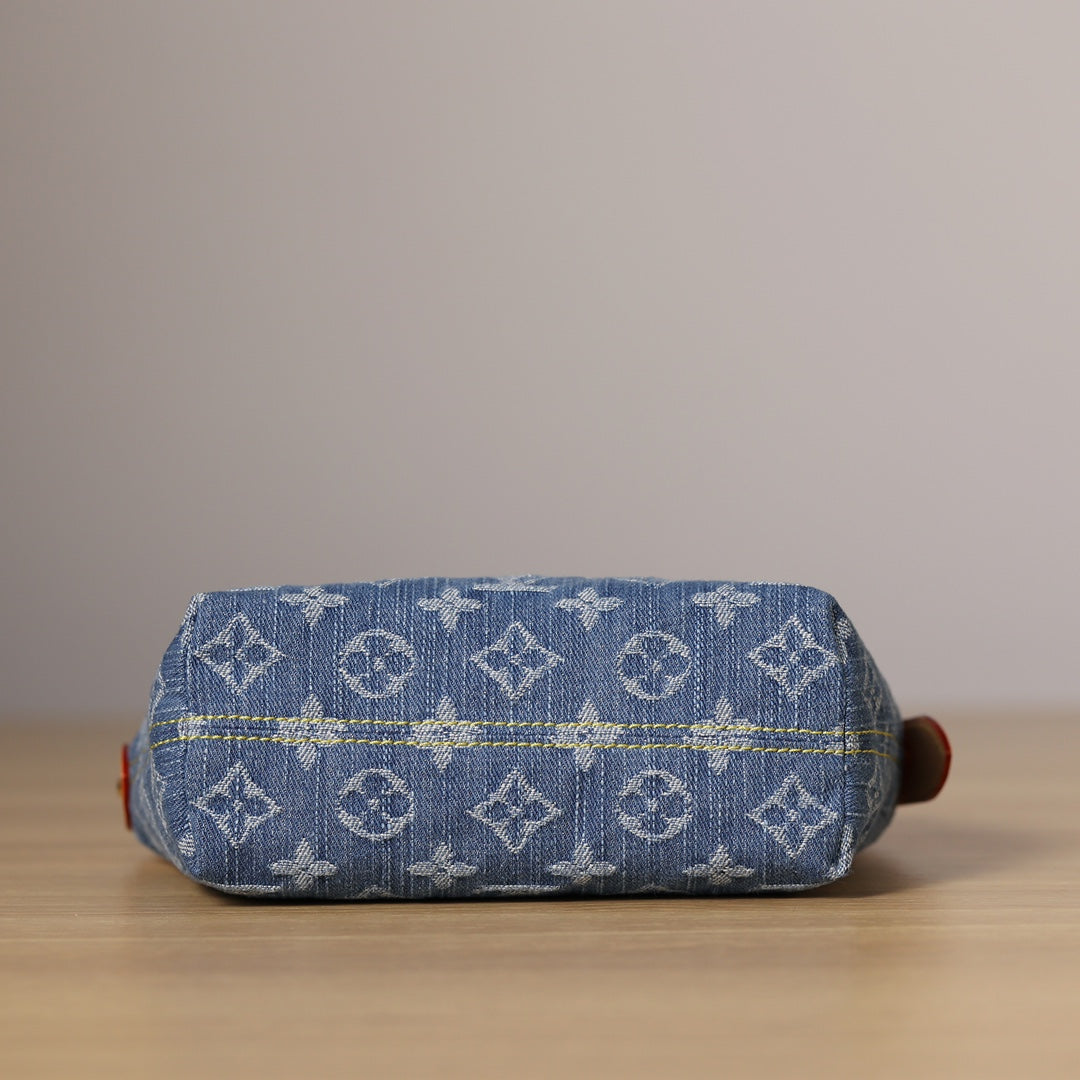 LV Hills Pochette Handbag