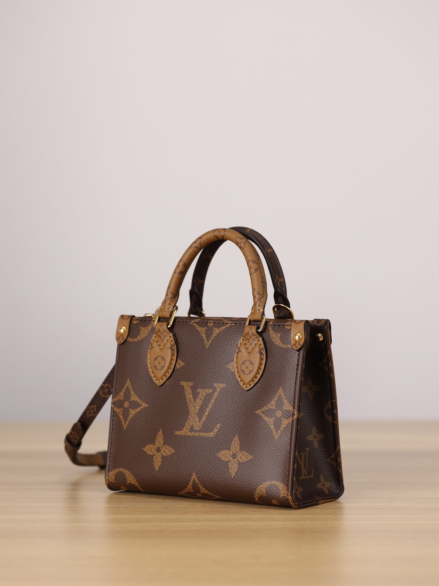 LV ONTHEGO BB Handbag