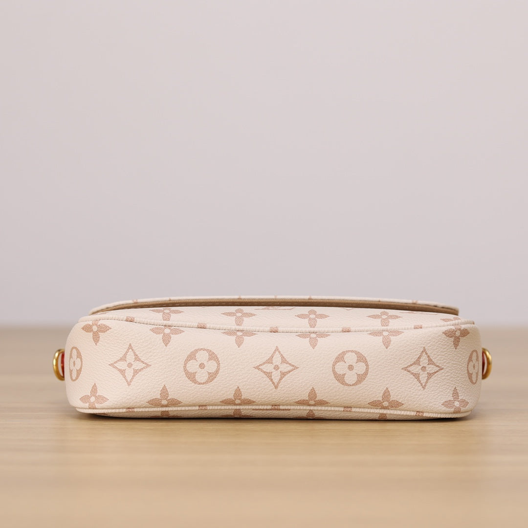 LV lvy Crossbody bag