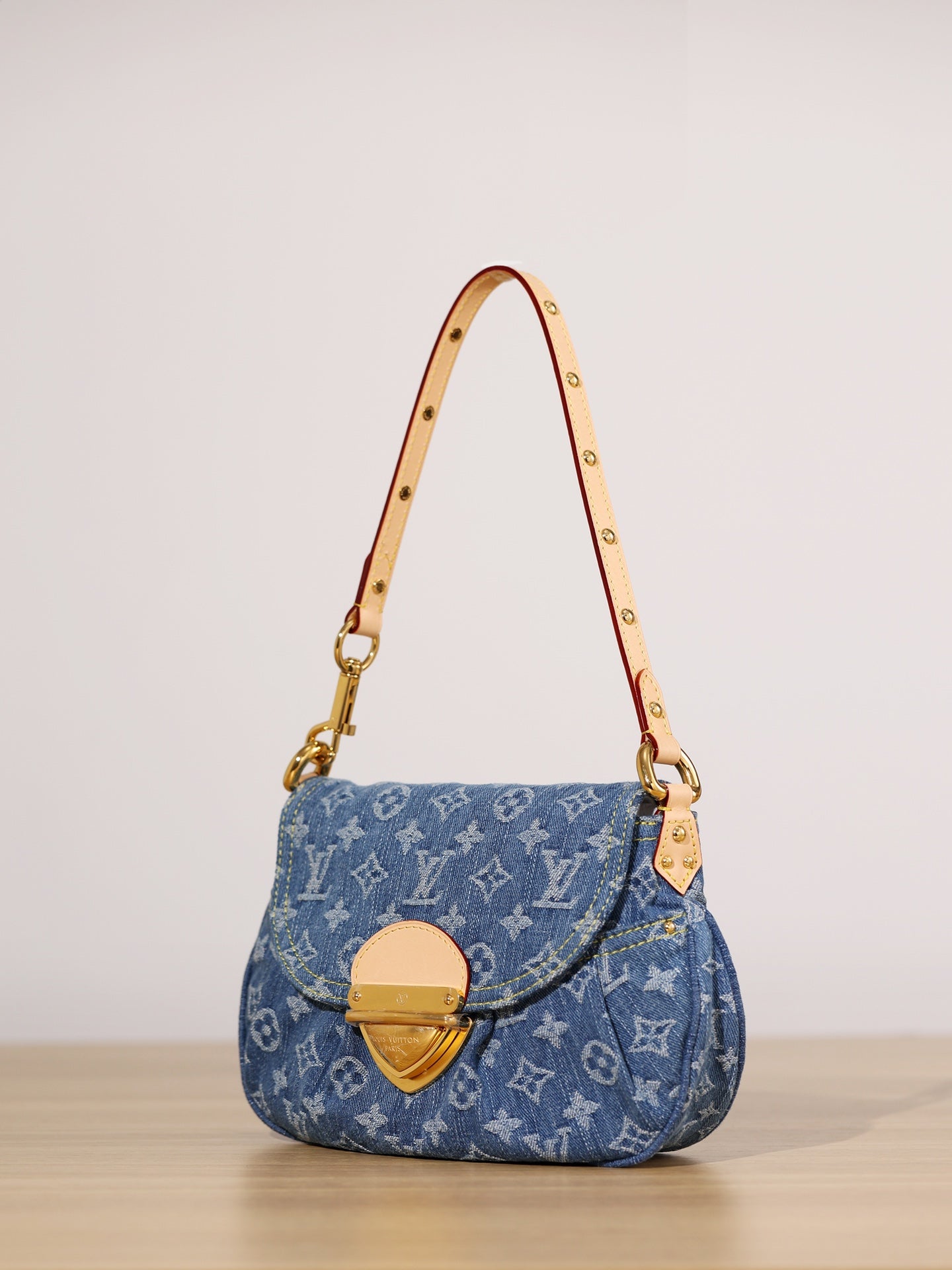 LV Sunset Shoulder bag