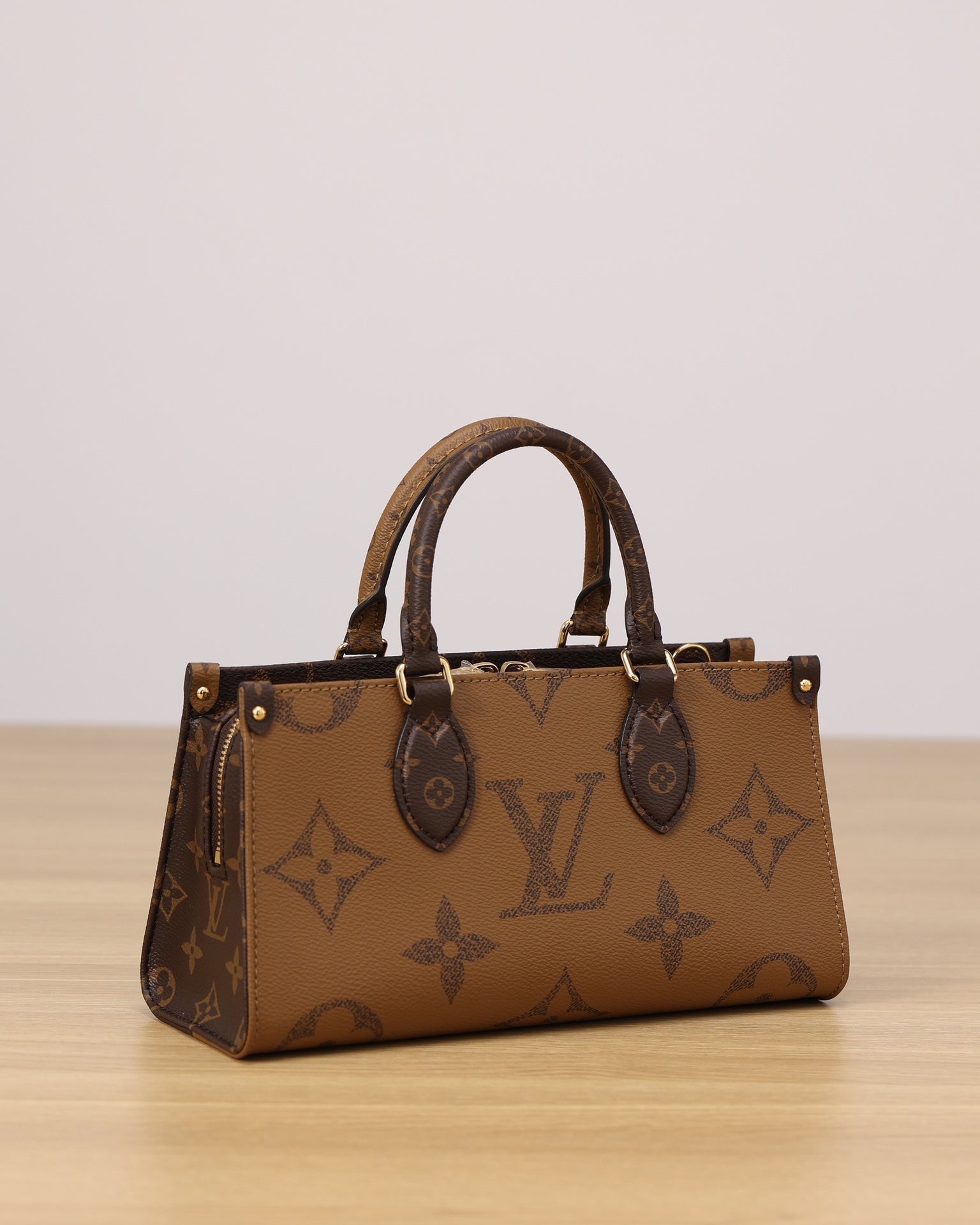 LV ONTHEGO East-West