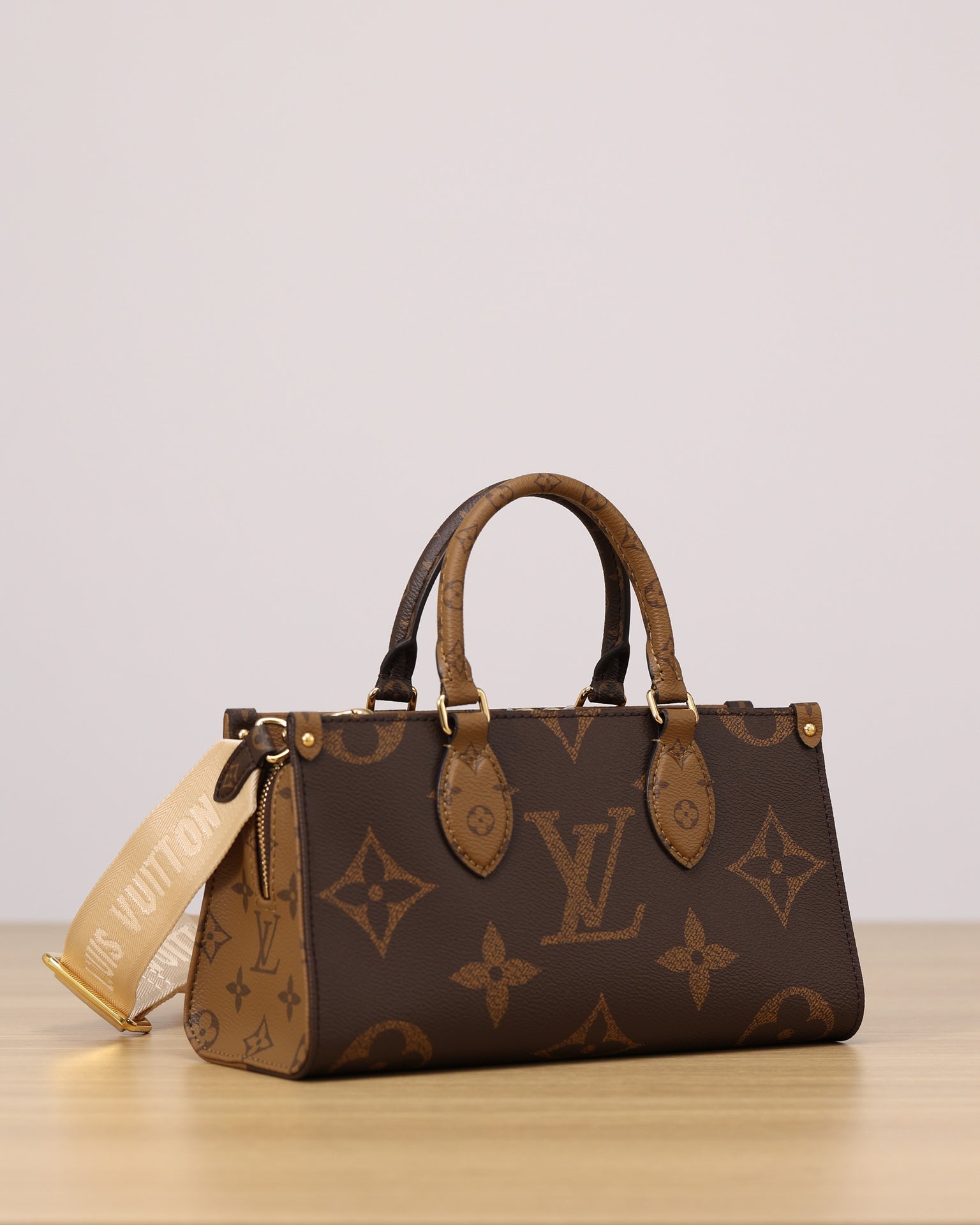 LV ONTHEGO East-West