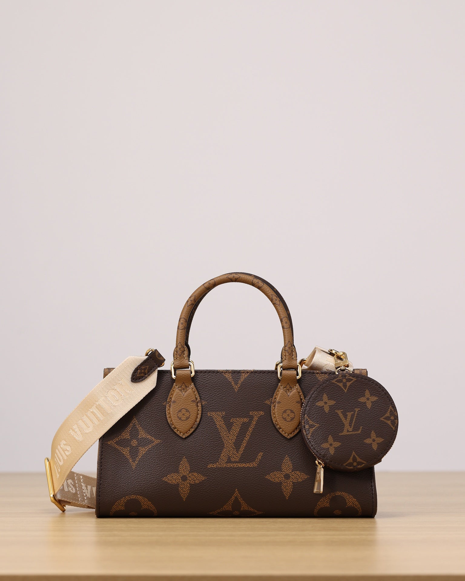 LV ONTHEGO East-West