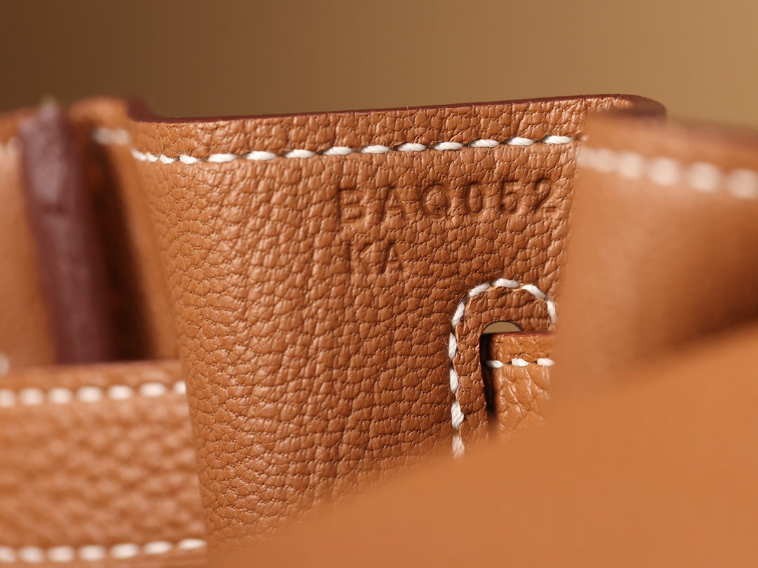 Hermès Kelly 28 Handbag togo leather