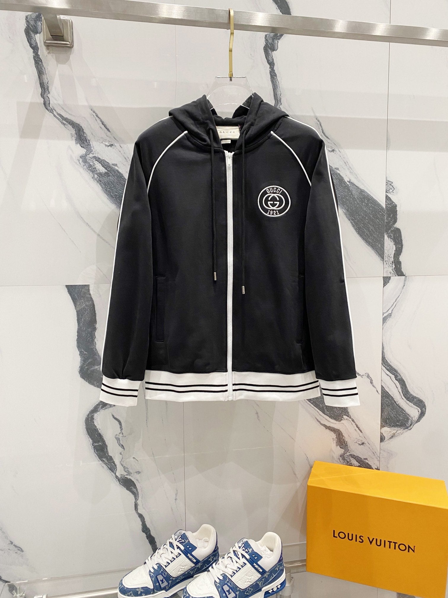 Gucci Coats & Jackets NO.4