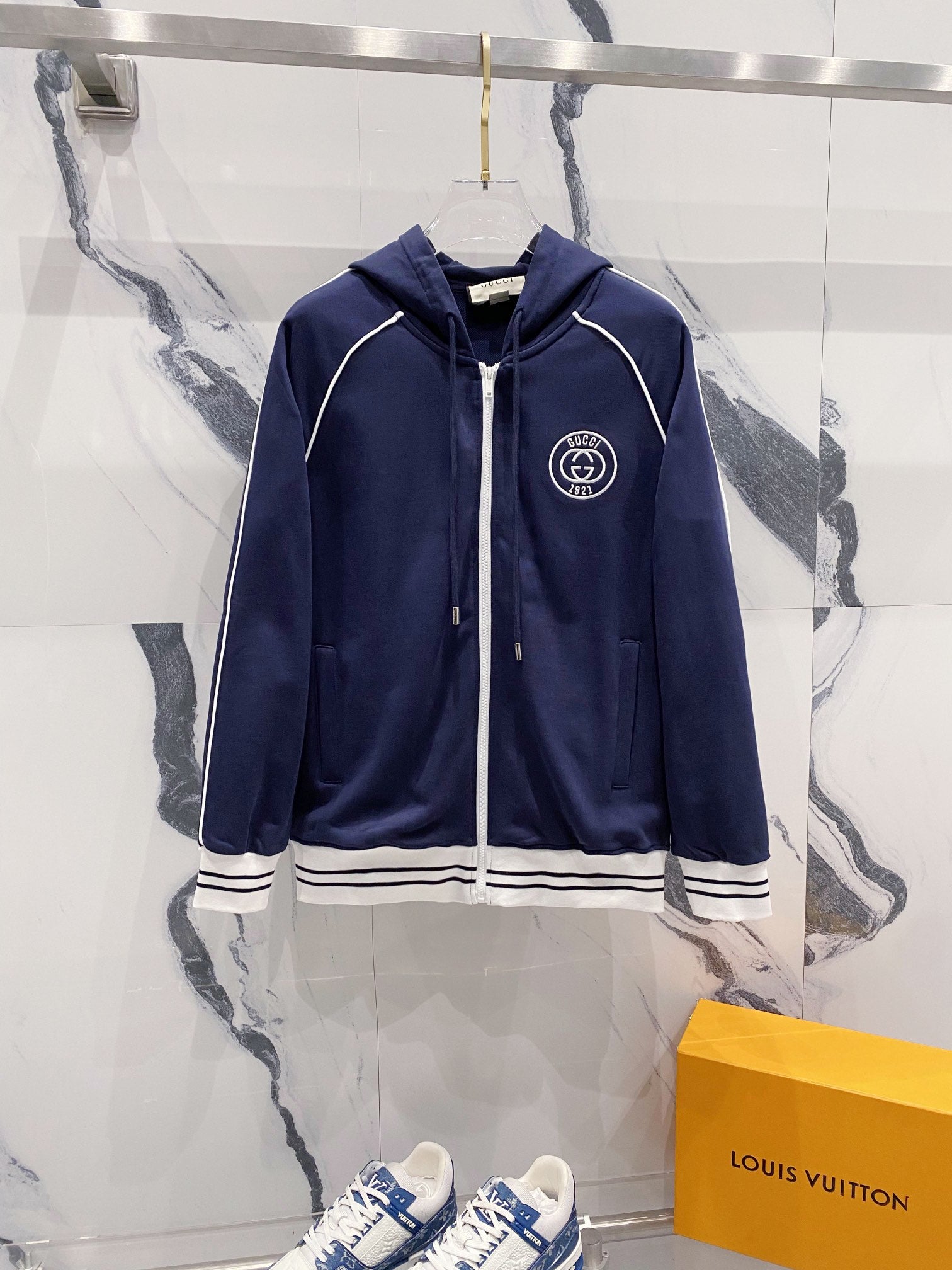 Gucci Coats & Jackets NO.4