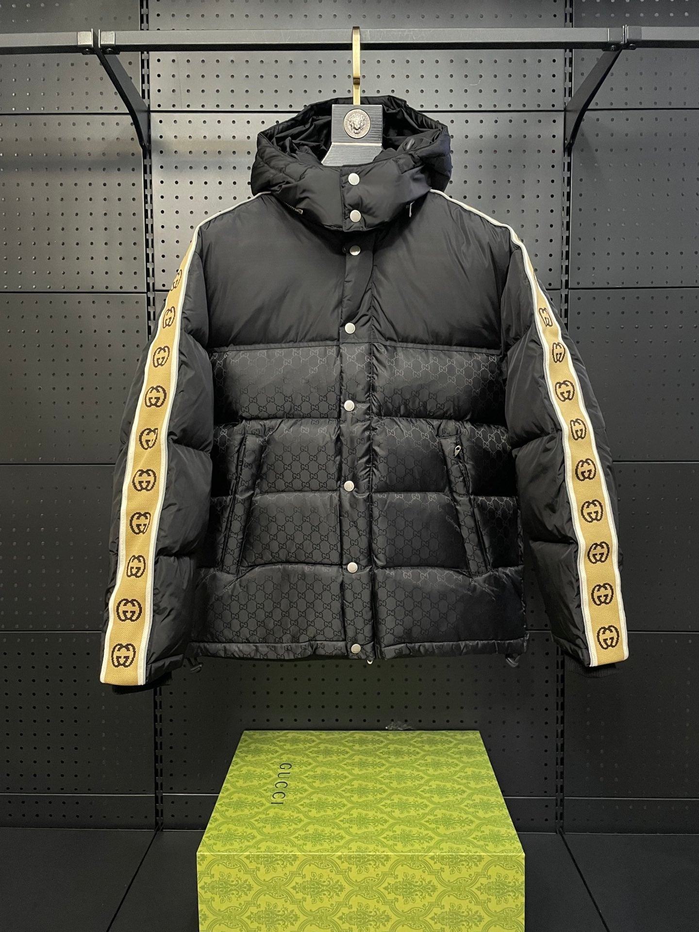 Gucci Coats & Jackets NO.6