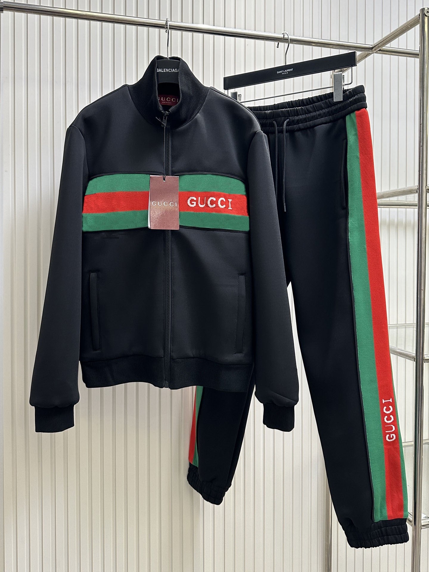 Gucci Coats & Jackets NO.4
