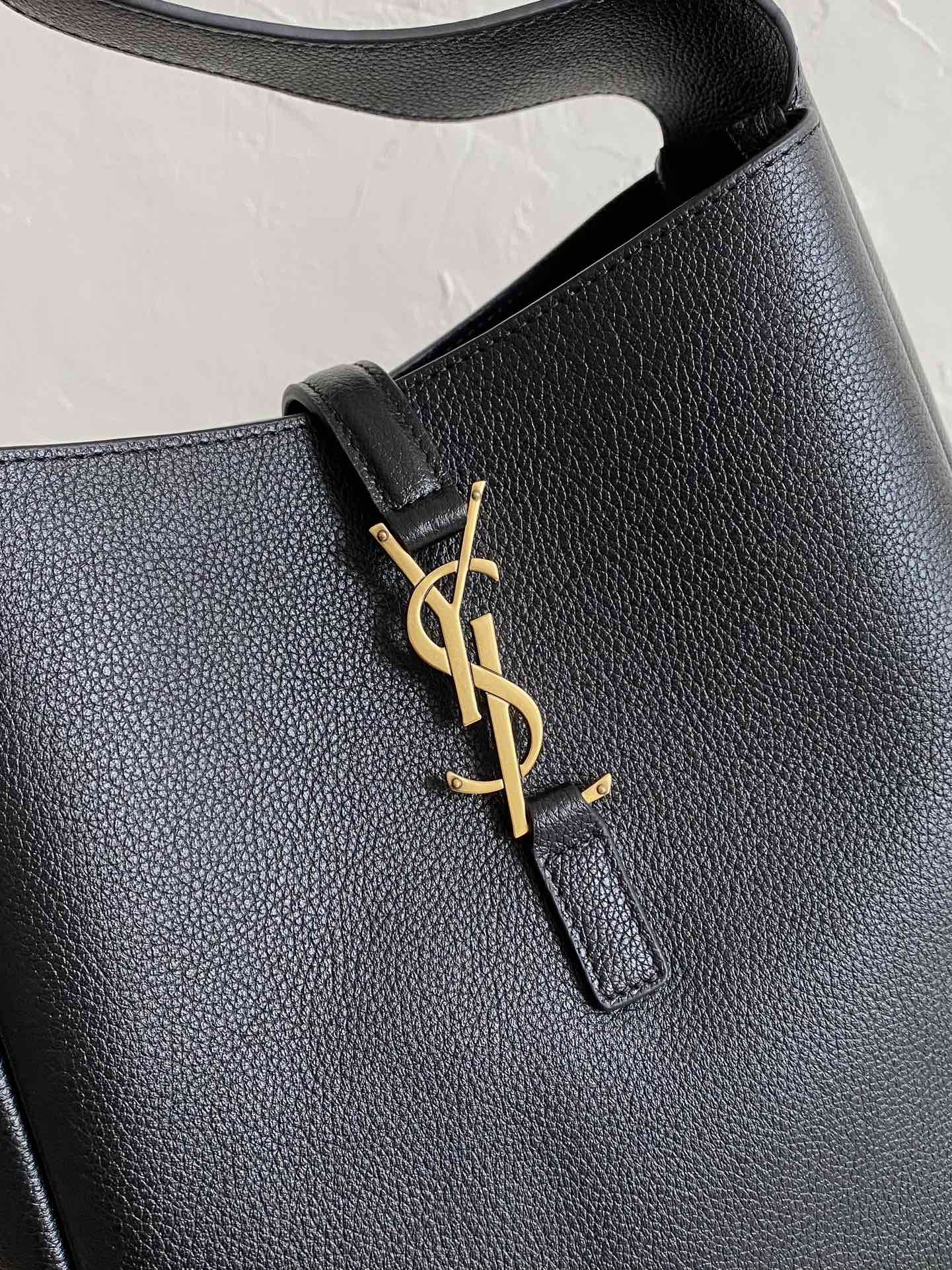YSL LE5A7 Hobo Shoulder bag（Medium size）