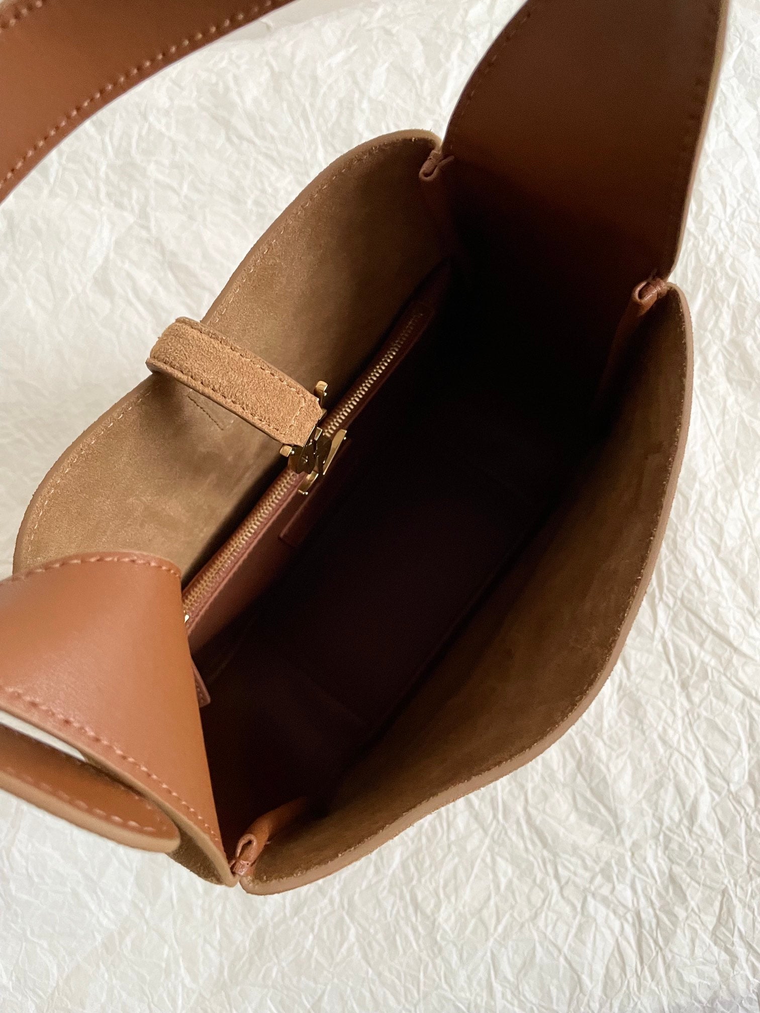 YSL LE5A7 Hobo Shoulder bag（Medium size）