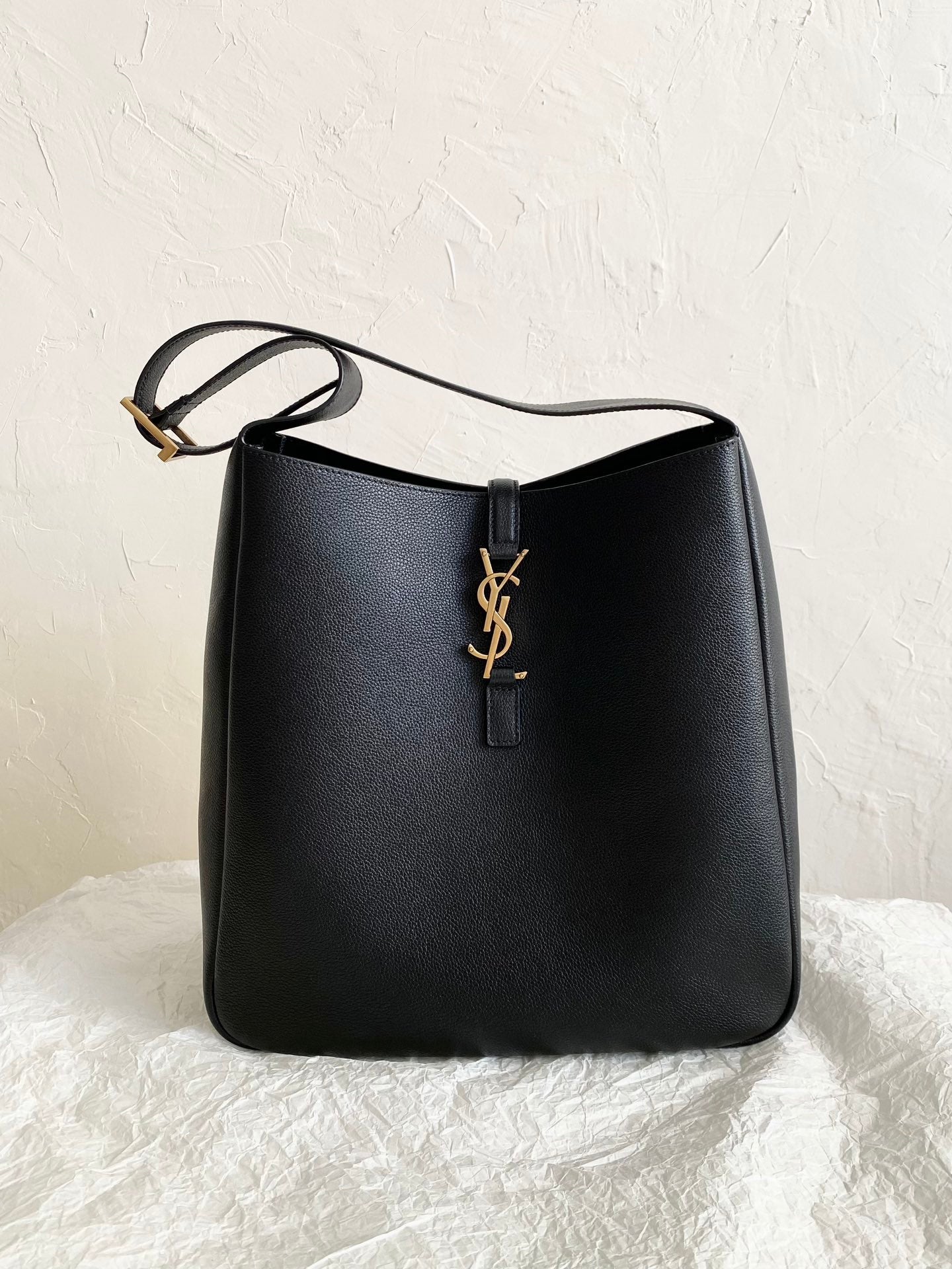 YSL LE5A7 Hobo Shoulder bag