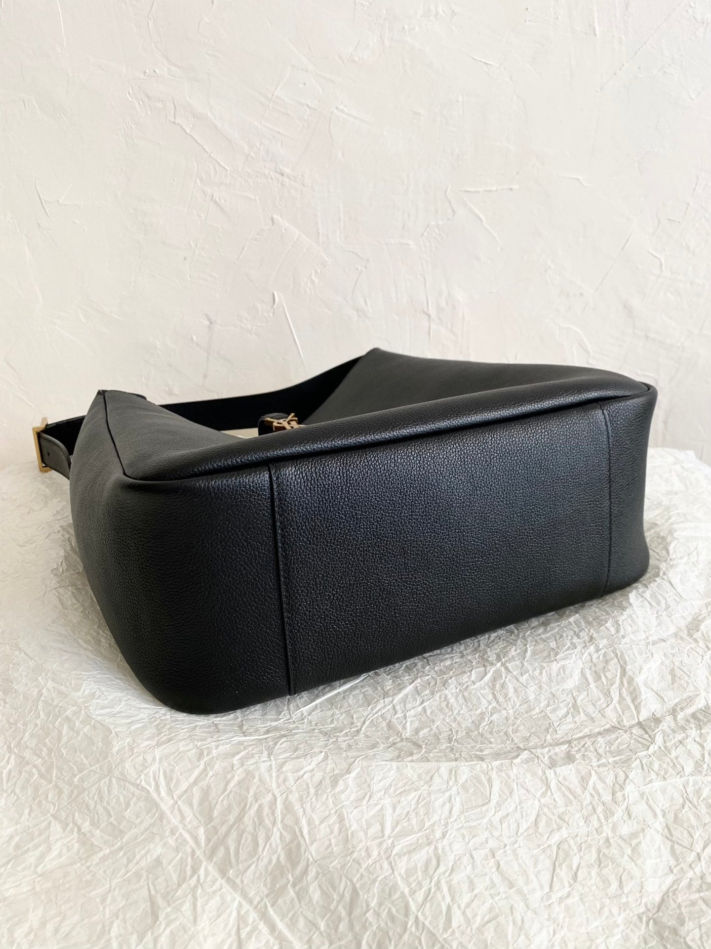 YSL LE5A7 Hobo Shoulder bag