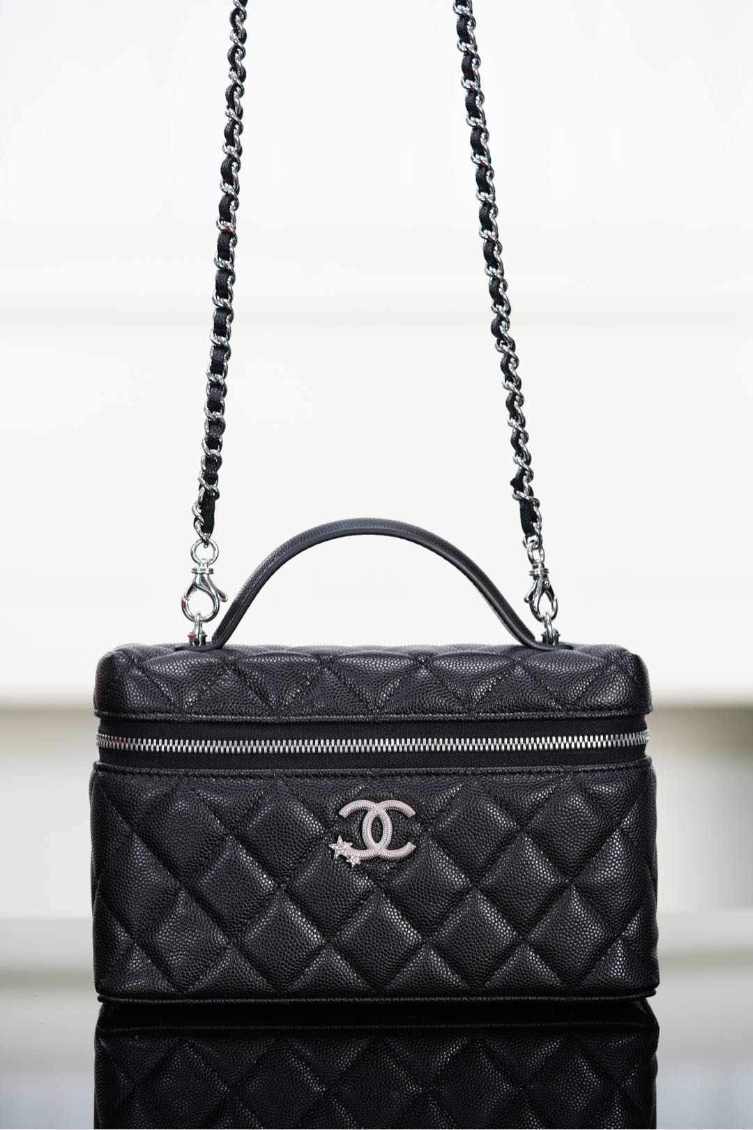 Chanel 25B Box bag