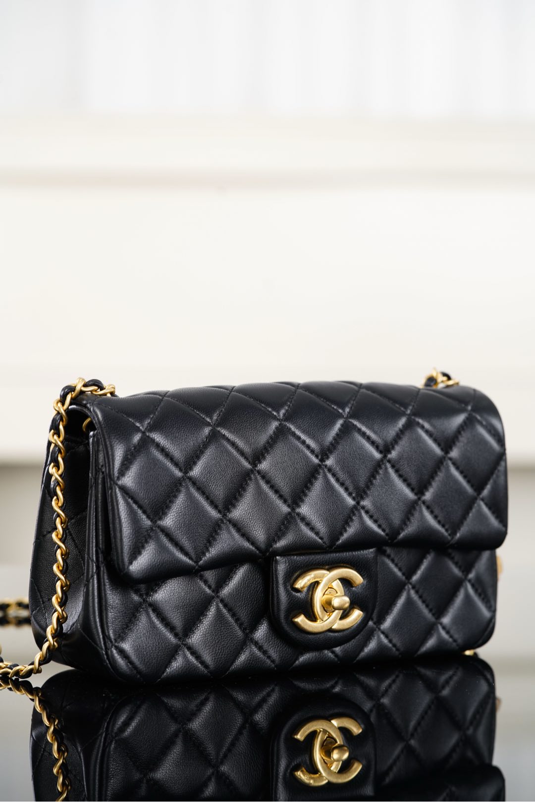 Chanel 25B Crossbody shoulder bag