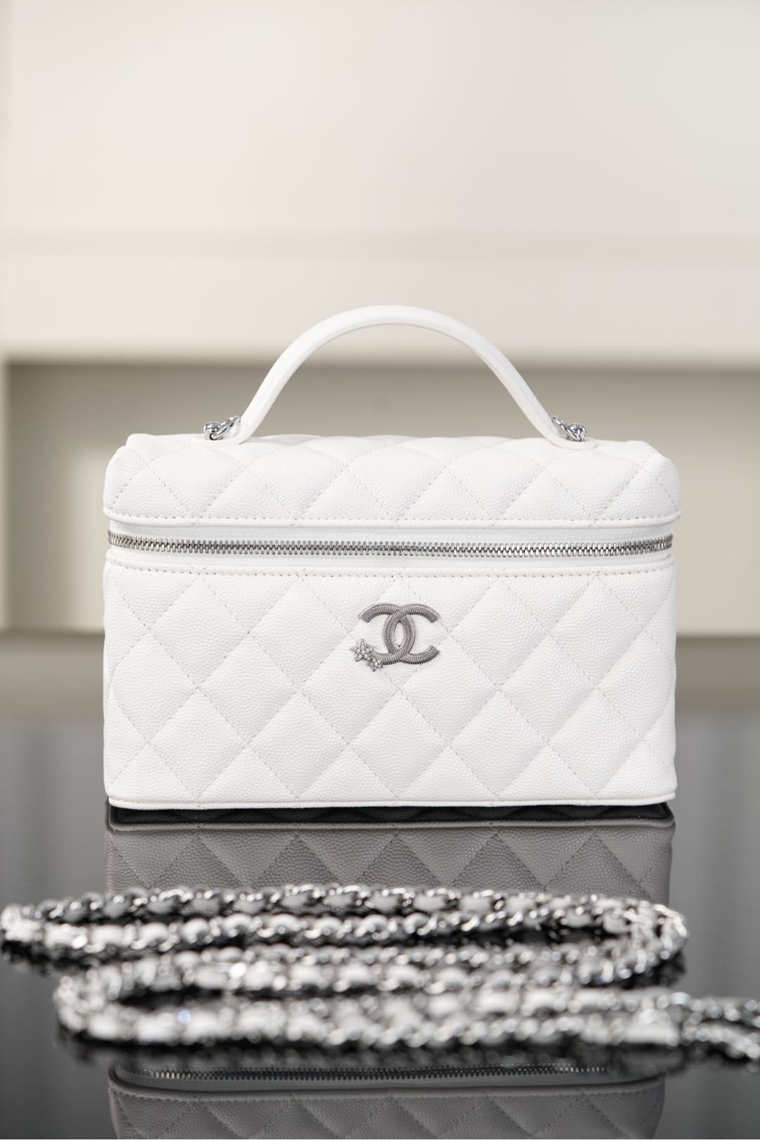 Chanel 25B Box bag