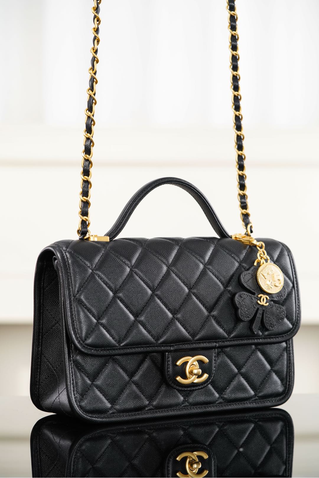 Chanel 25B Four-leaf clover messenger bag