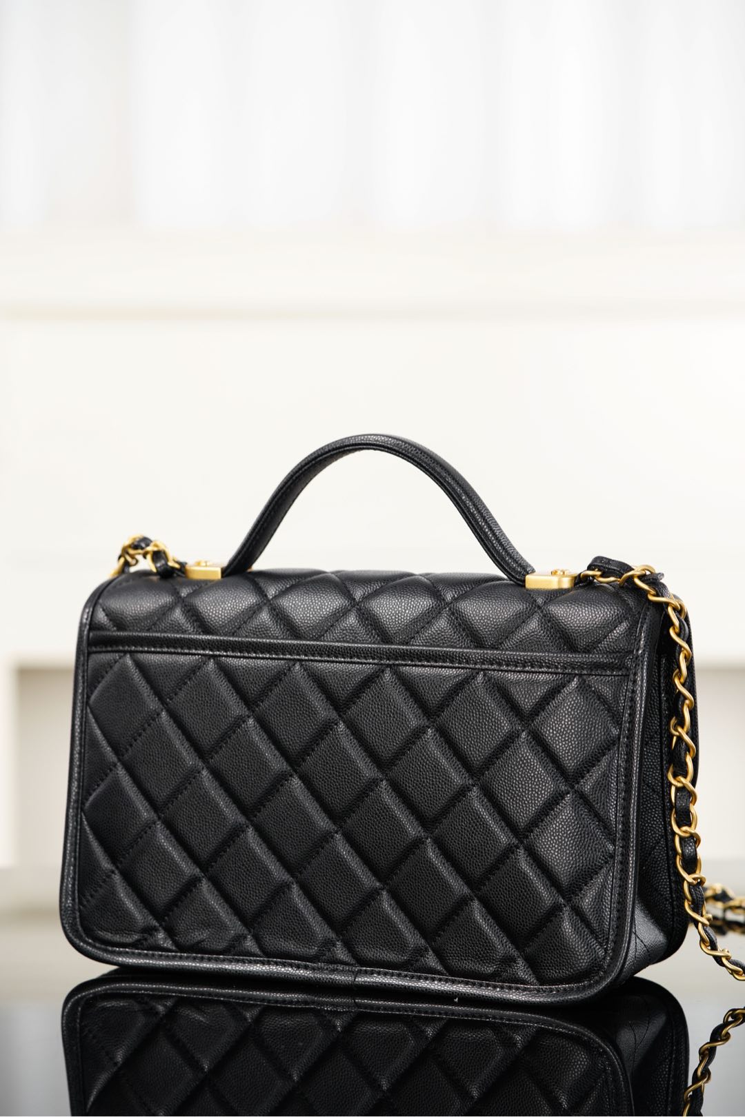 Chanel 25B Four-leaf clover messenger bag