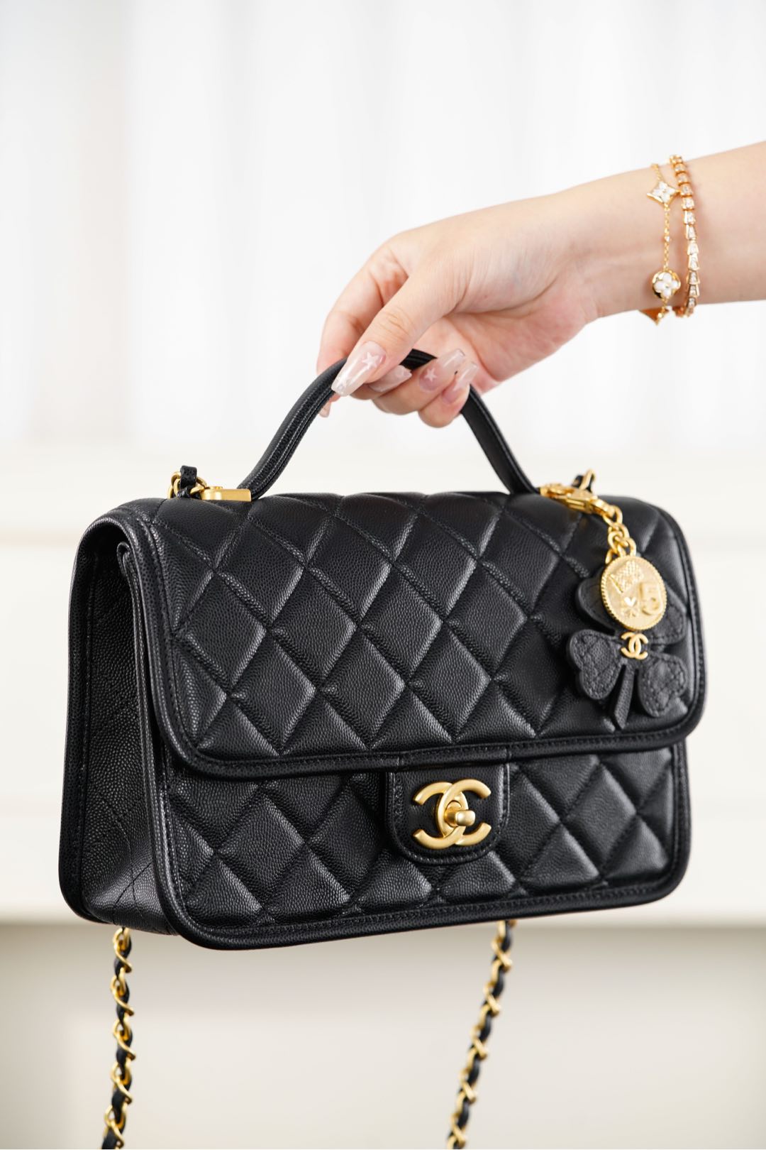 Chanel 25B Four-leaf clover messenger bag