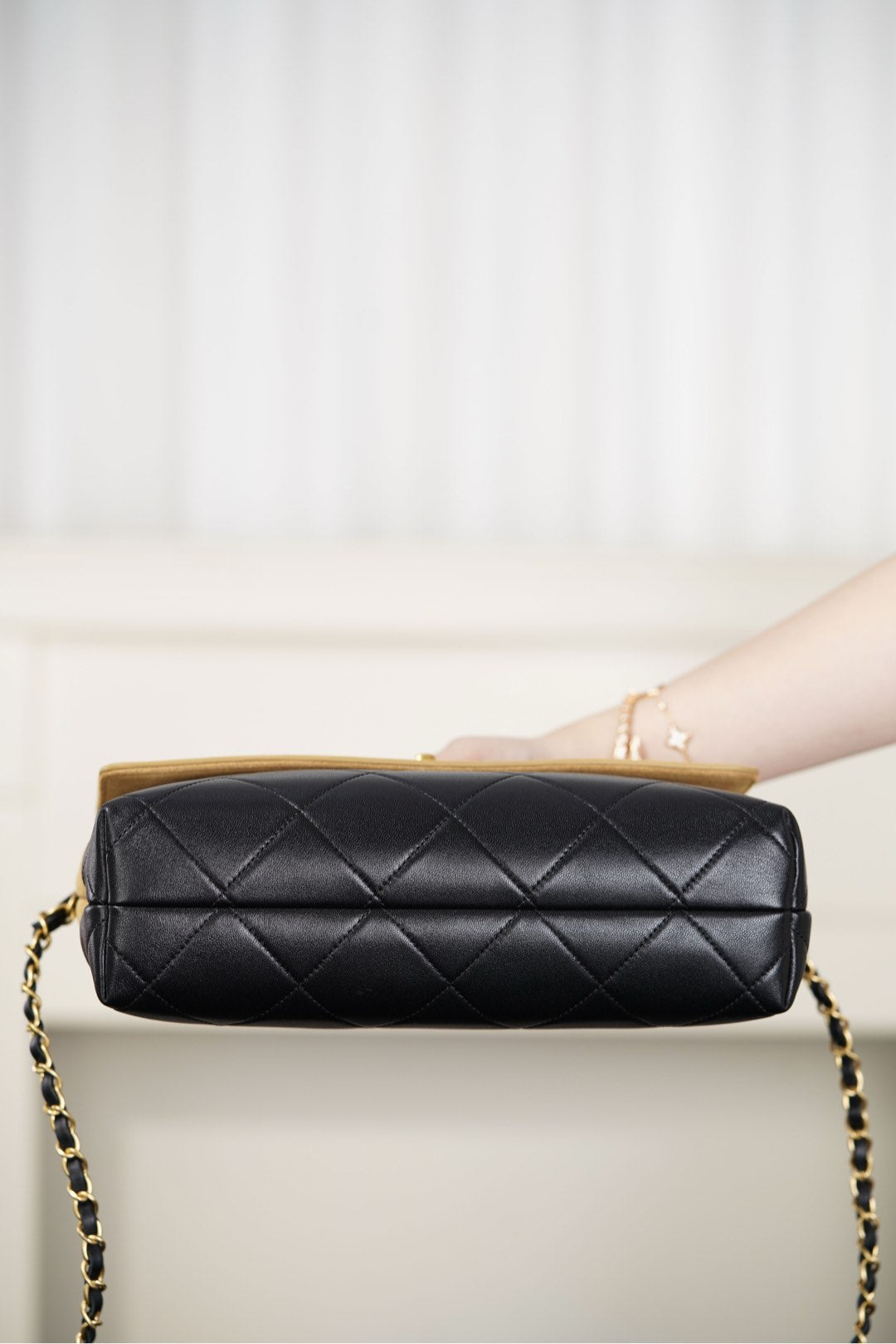 Chanel 25A messenger bag