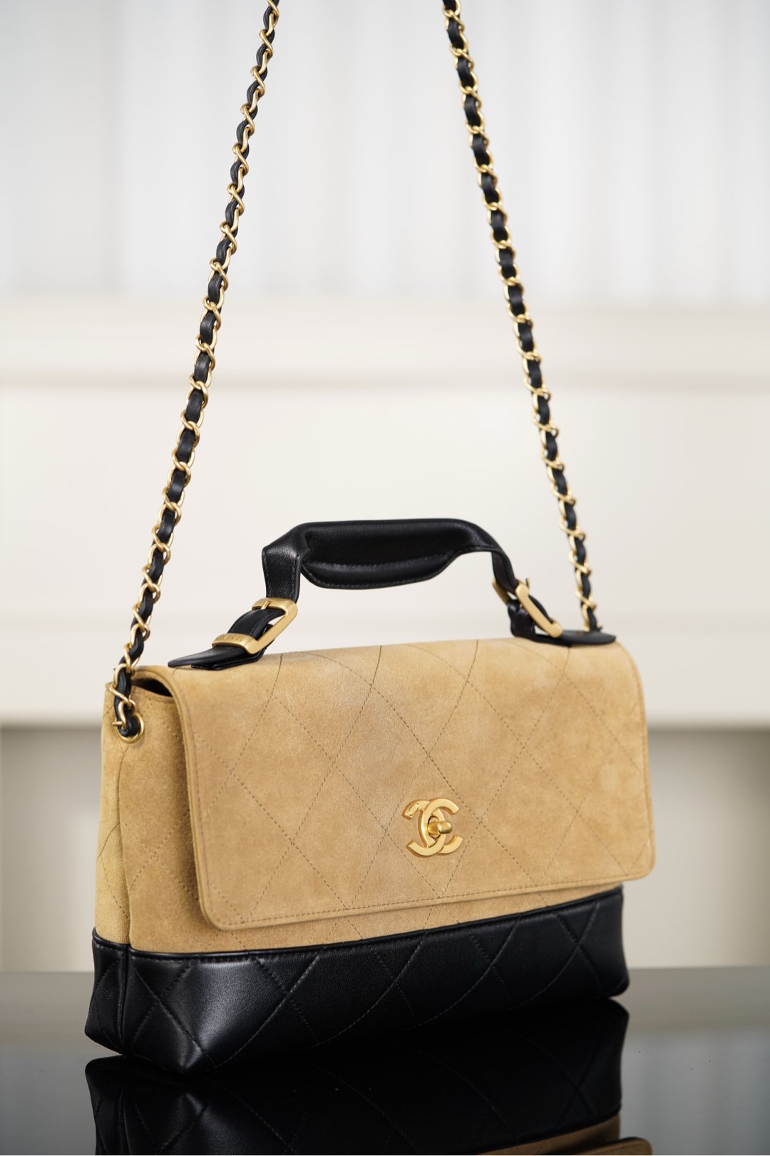 Chanel 25A messenger bag