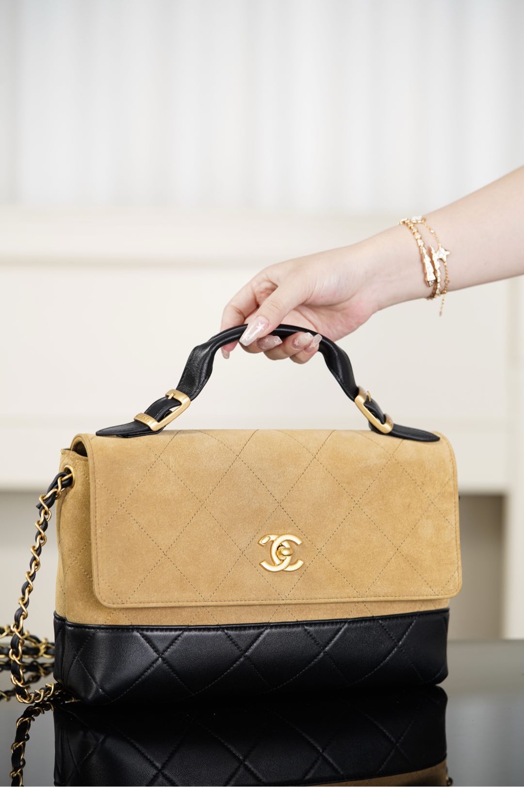 Chanel 25A messenger bag