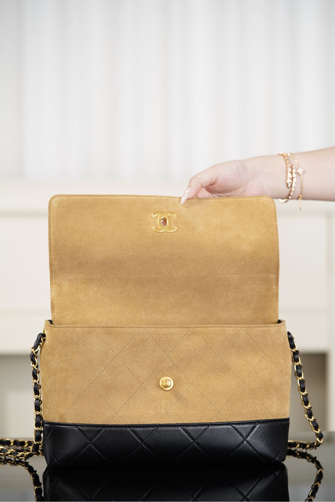 Chanel 25A messenger bag