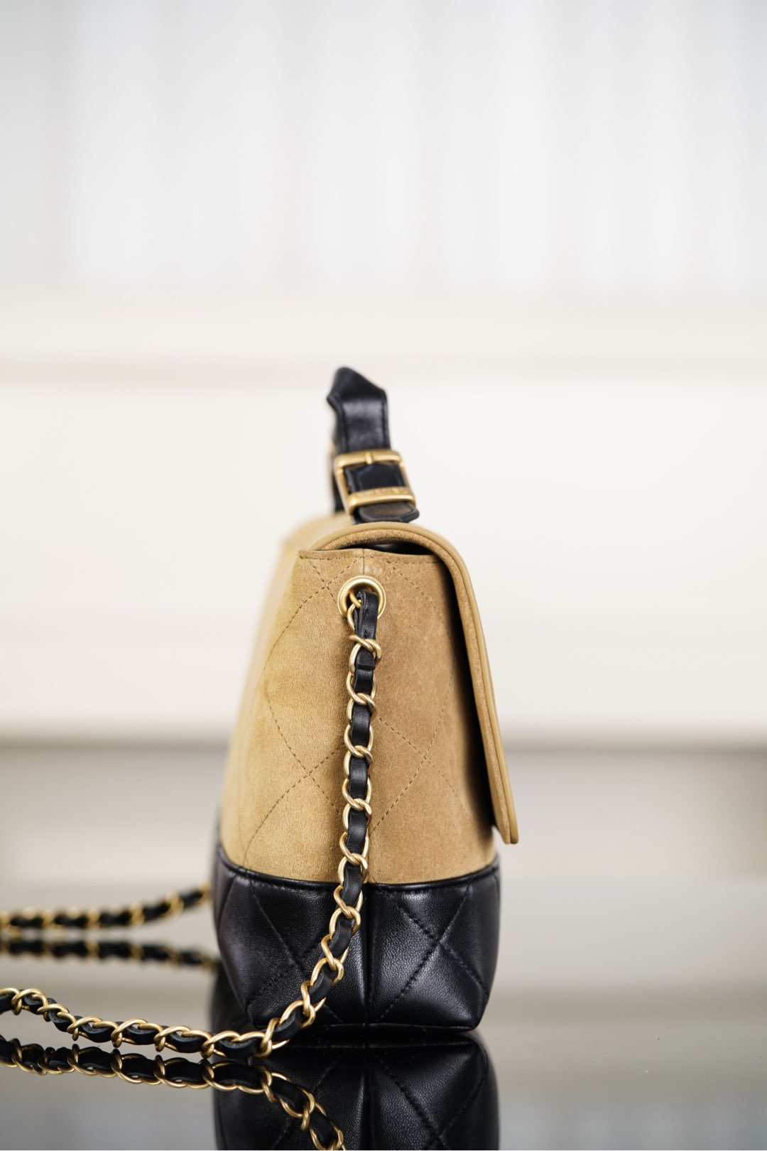 Chanel 25A messenger bag