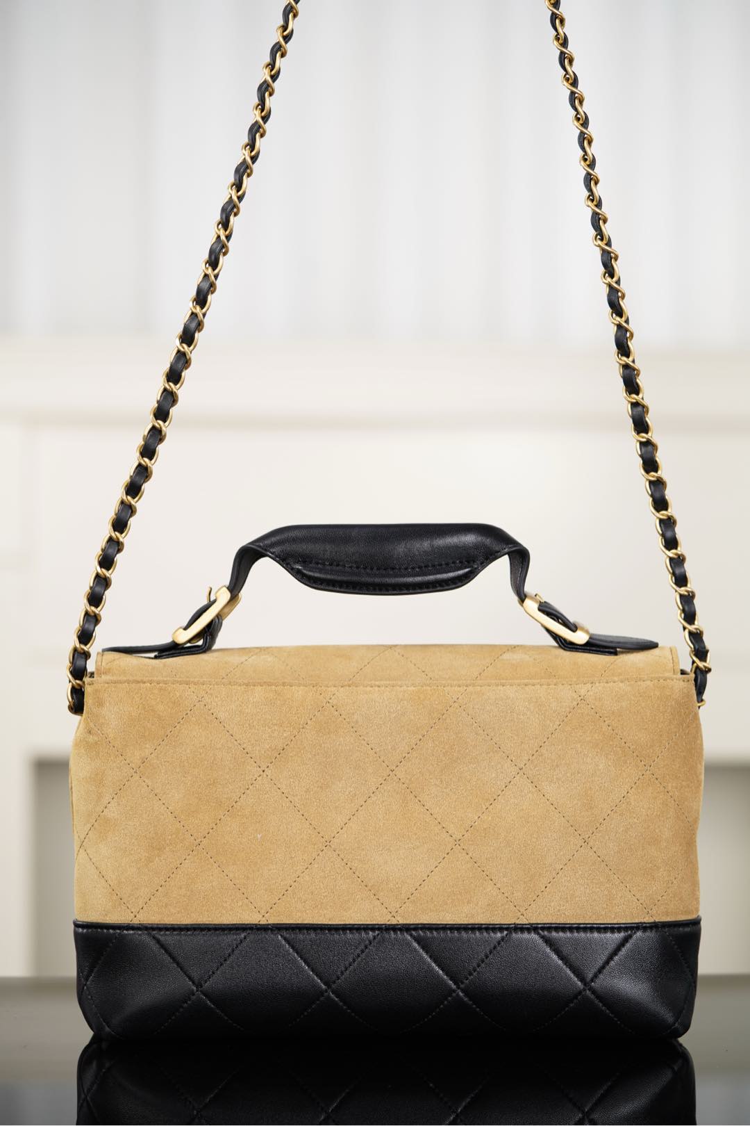 Chanel 25A messenger bag