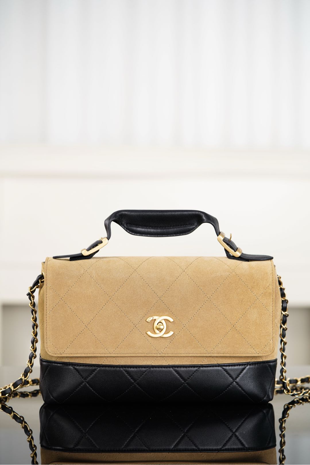 Chanel 25A messenger bag