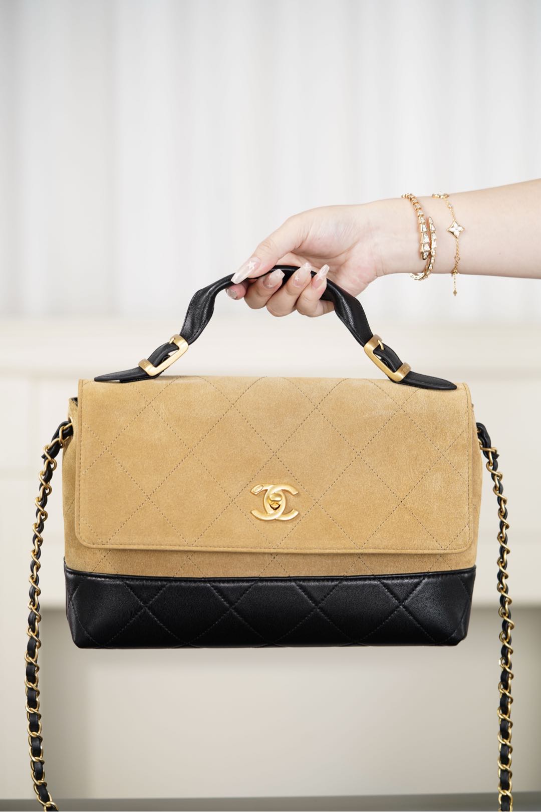 Chanel 25A messenger bag